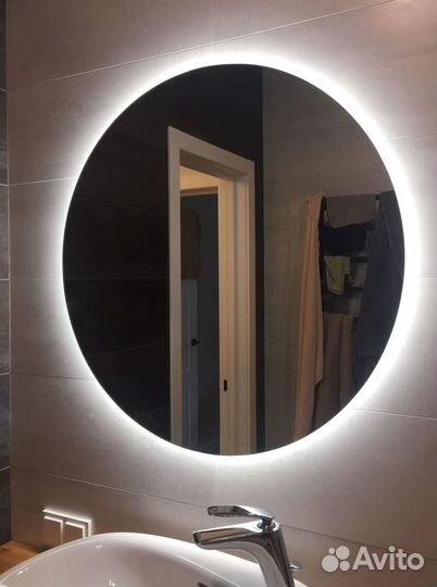 Белое зеркало с подсветкой