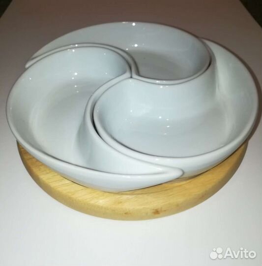 Менажница на бамбуковой подставке, новая