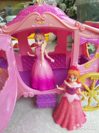 Карета Mettel с принцессами