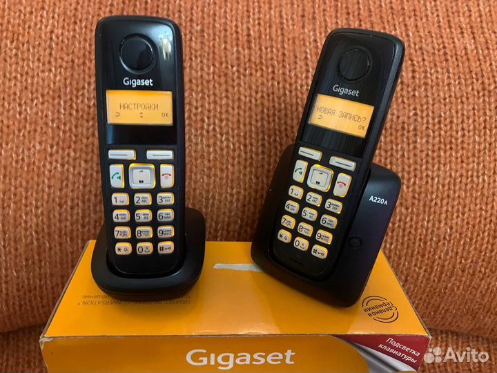 Радиотелефон gigaset с 2 безпроводными трубками