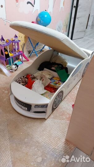 Детская кровать машина