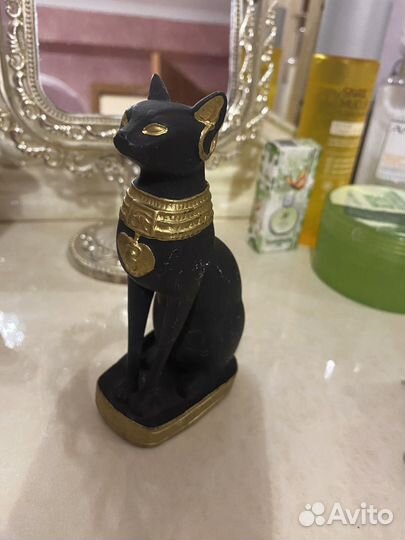 Статуэтка кошка