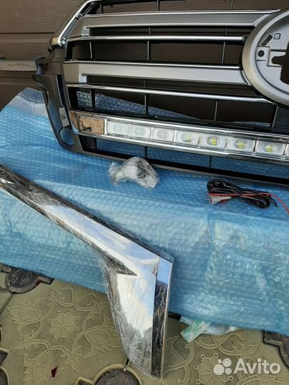 Решетка радиатора toyota land cruiser 200