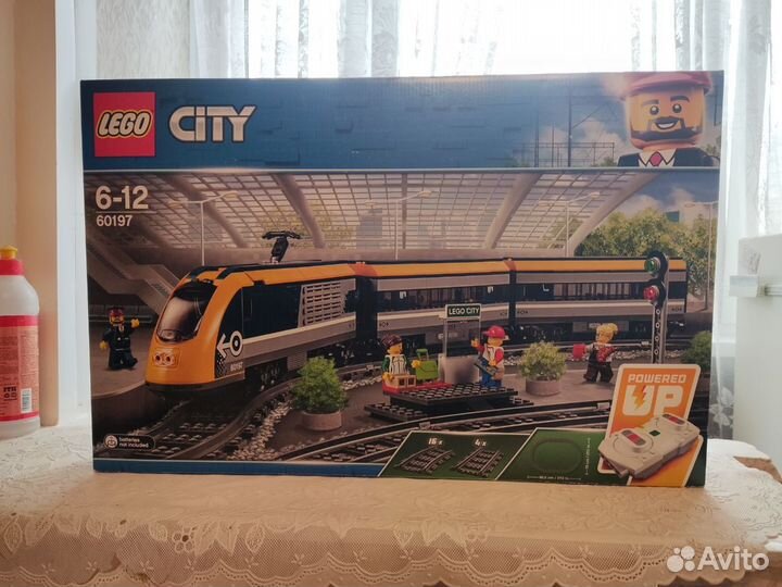 Lego City 60197 Пассажирский поезд