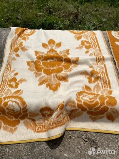 Шерстяные одеяла лебедь