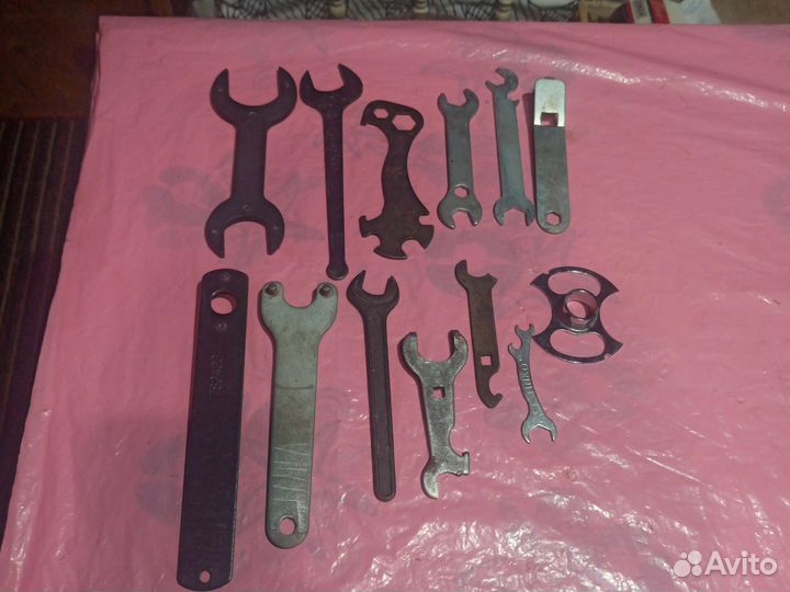 Ключи и запчасти к велосипедам