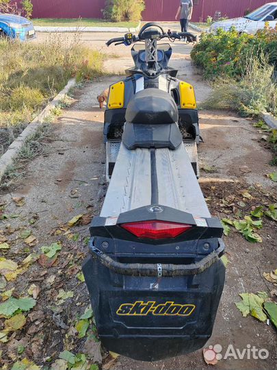 BRP Ski Doo Summit x 163 800r