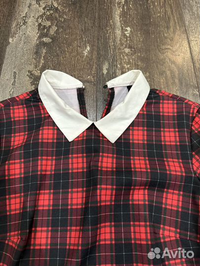 Платье с воротником