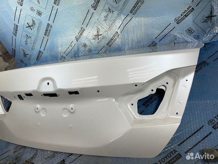 Крышка багажника Toyota Camry V50 2015