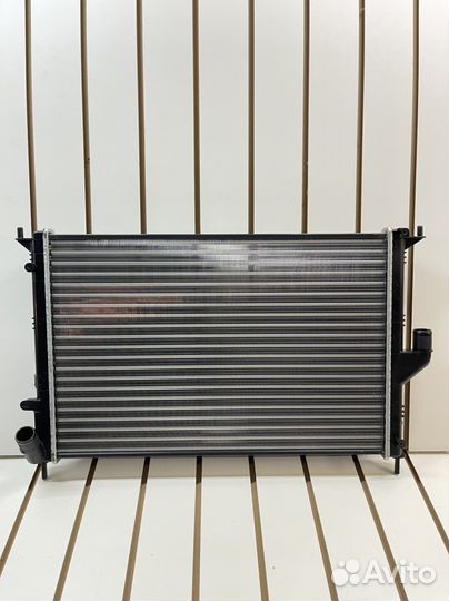 Радиатор охлаждения renault logan 2