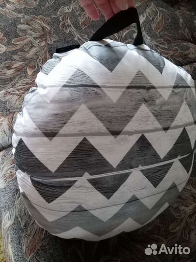 Напольная подушка пуфик