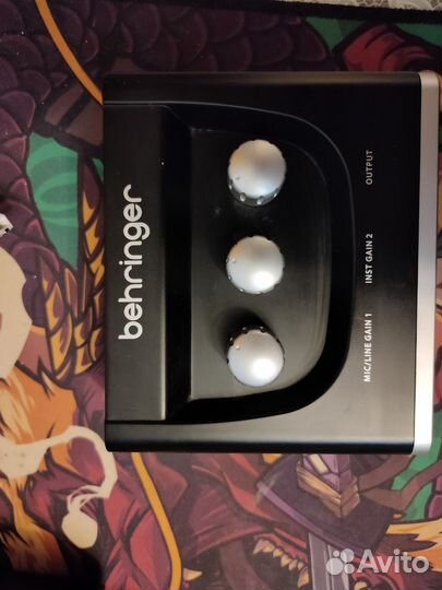 Звуковая карта behringer um2