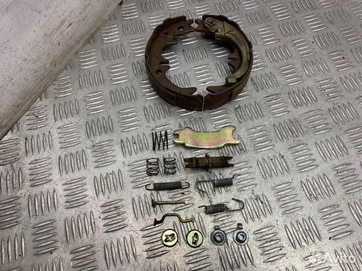 Ремкомплект стояночного тормоза правый Toyota
