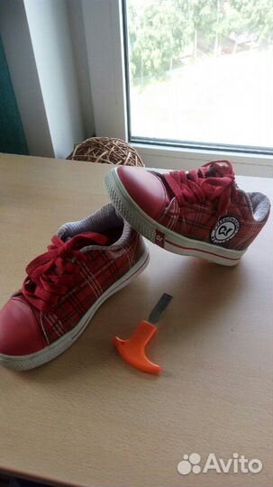 Кроссовки на колесиках heelys 32-33р