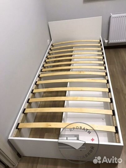 Кровать односпальная с ящиками