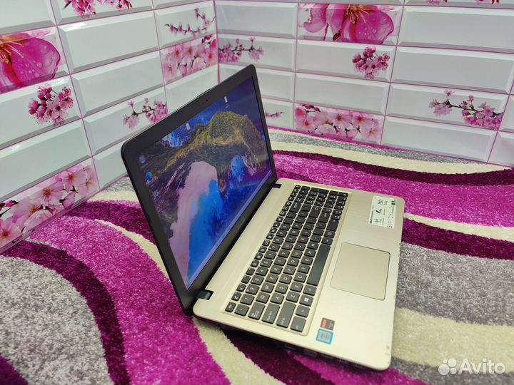 Ноутбук asus IPS/Intel Core i5/AMD Radeon R5 M420
