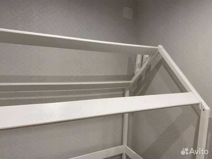 Кровать домик