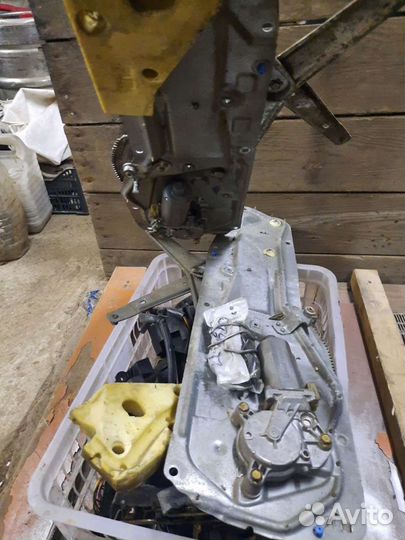 Стеклоподъемники и стекла volvo 850