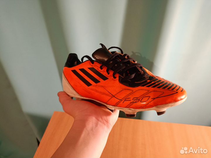 Футбольные бутсы adidas f50