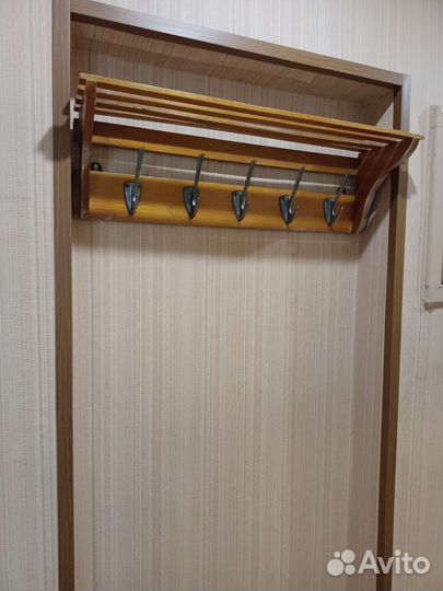 Вешалка в прихожую