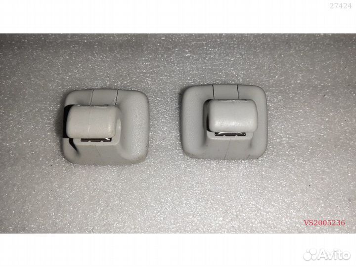 Кронштейн козырька volkswagen golf 6