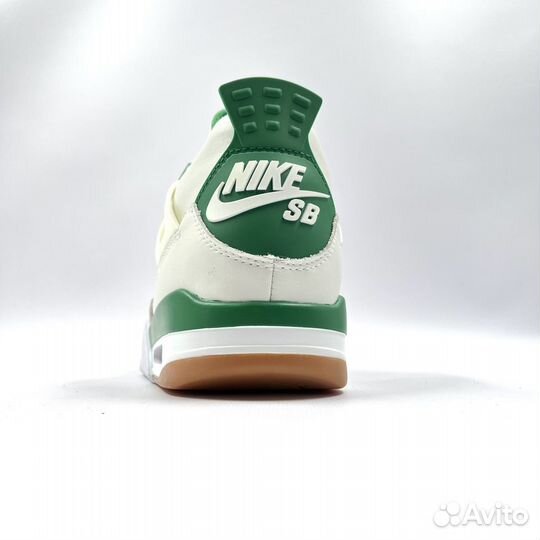 SB xJordan 4 Retro SP Pine Green