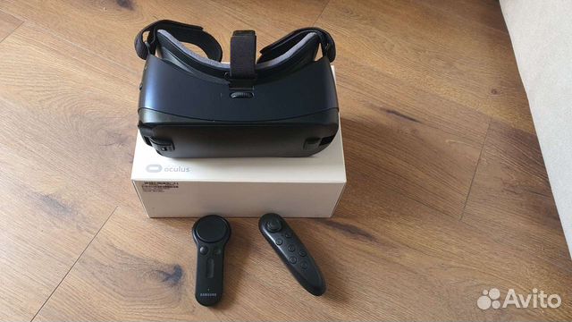 Samsung gear VR с двумя джойстиками