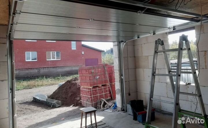 Секционные ворота