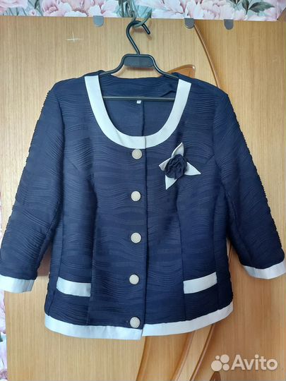 Костюм женский с юбкой