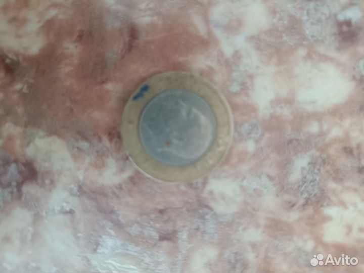 Монета (не помню из какой страны)