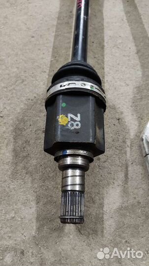 Привод передний Nissan Leaf AZE0 EM57