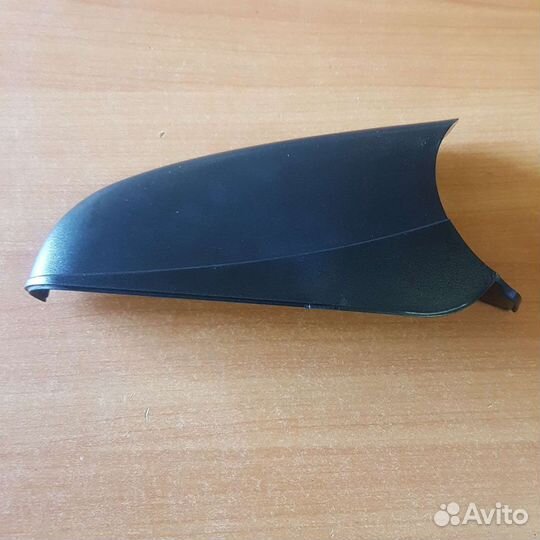 Крышка правого зеркала Opel Astra H