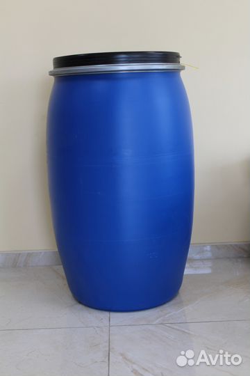 Бочка пластиковая 127л (евробарабан) на хомуте