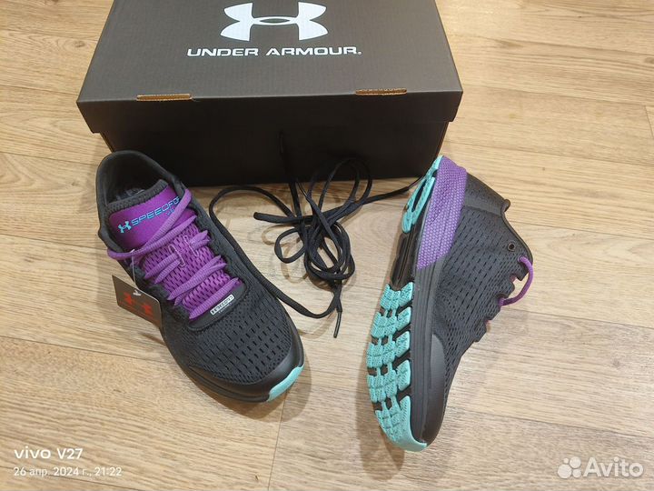 Кроссовки беговые Under Armour lux black purple