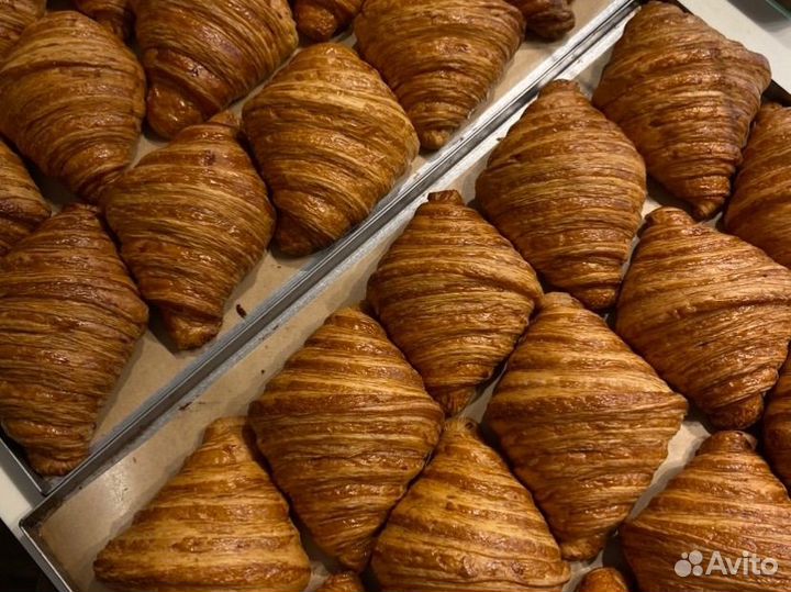 Пекарь на круассаны