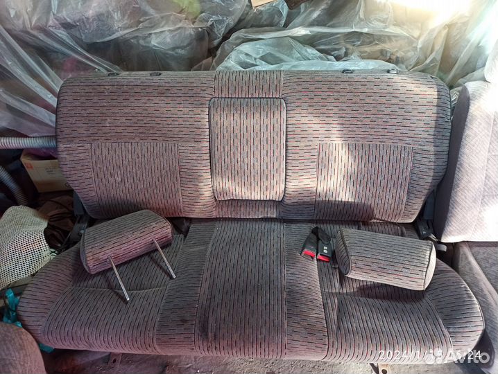 Сиденье Toyota Hiace KZH106