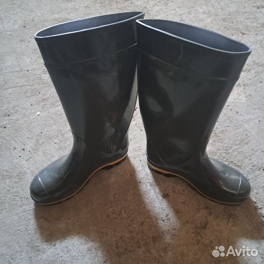 Резиновые сапоги
