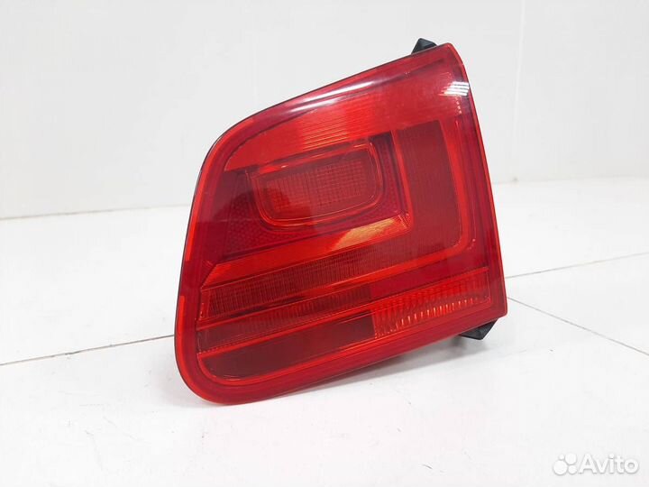 Фонарь задний внутренний правый Volkswagen Tiguan
