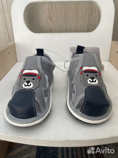 Сандали новые 23