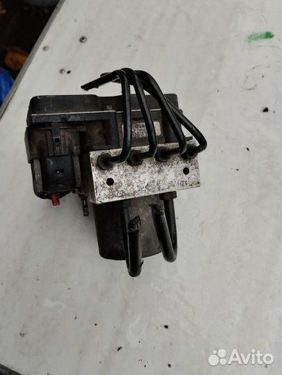 Audi A4b7 блок ABS 8E0910517D