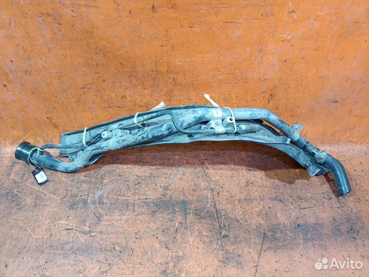 Горловина топл. бака Toyota Noah AZR60G