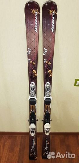 Горные лыжи и ботинки