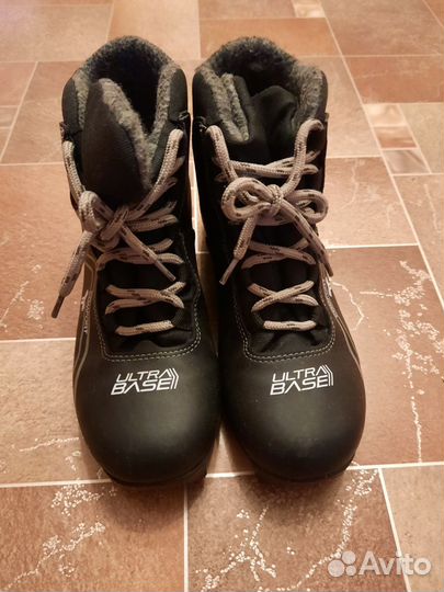 Лыжные ботинки