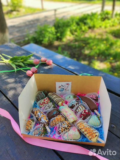 Клубника и банан в шоколаде