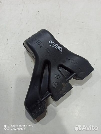 Воздуховод (Audi Q8)