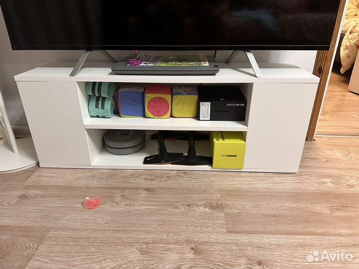 Тумба под тв белая 100*26*33