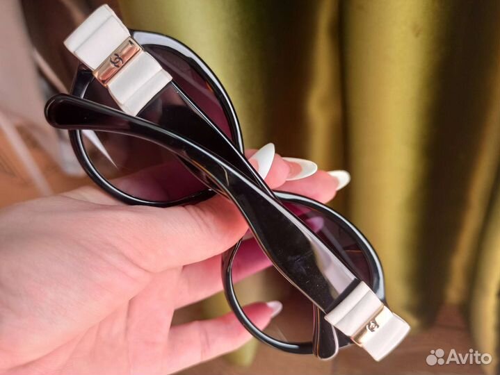 Солнцезащитные очки Chanel