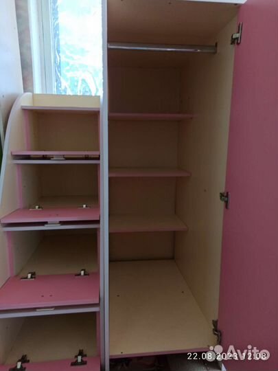 Детская кровать чердак со столом и шкафом бу