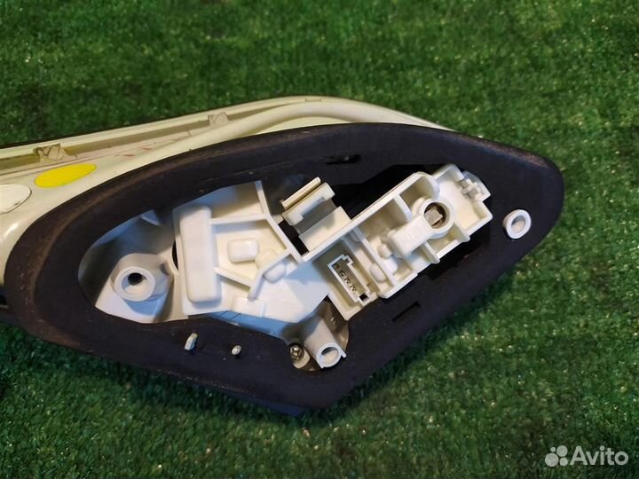 Фонарь задний внутренний правый Opel Astra J 2010