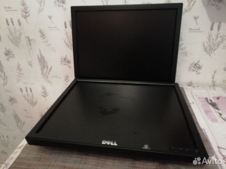 Монитор Dell
